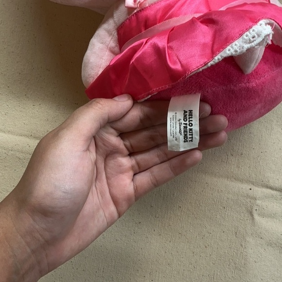 Pink hello kitty  plush toy - Picture 7 of 9